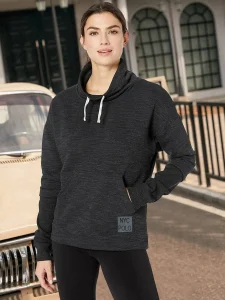 Mindful Fashion: Eco-Friendly Womens Hoodies for the Conscious Shopper